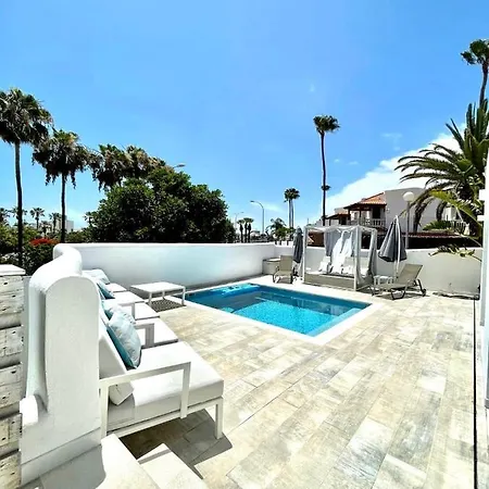12 Luxury - Private Pool - * アデヘ
