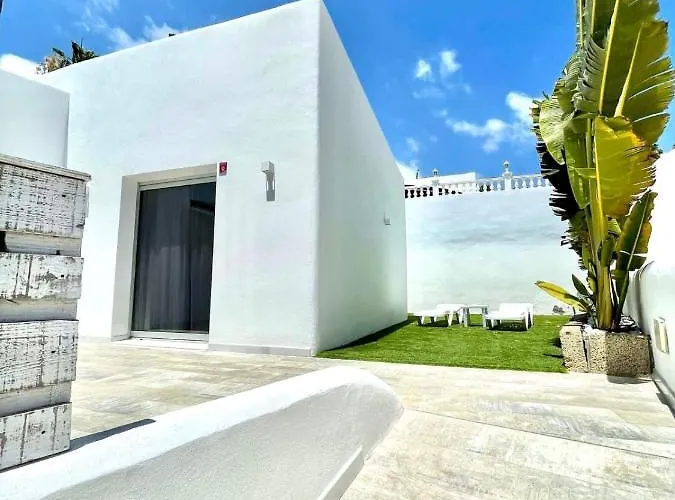 12 Вілла Адехе